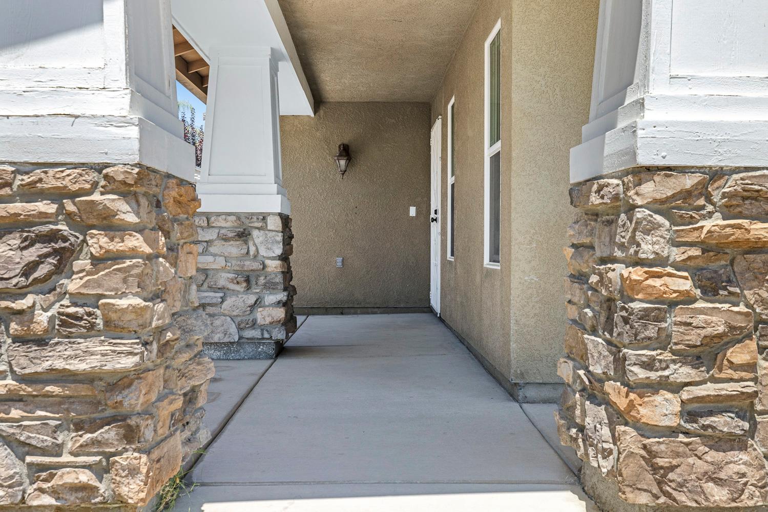 648 11Th St, Sanger, CA 93657