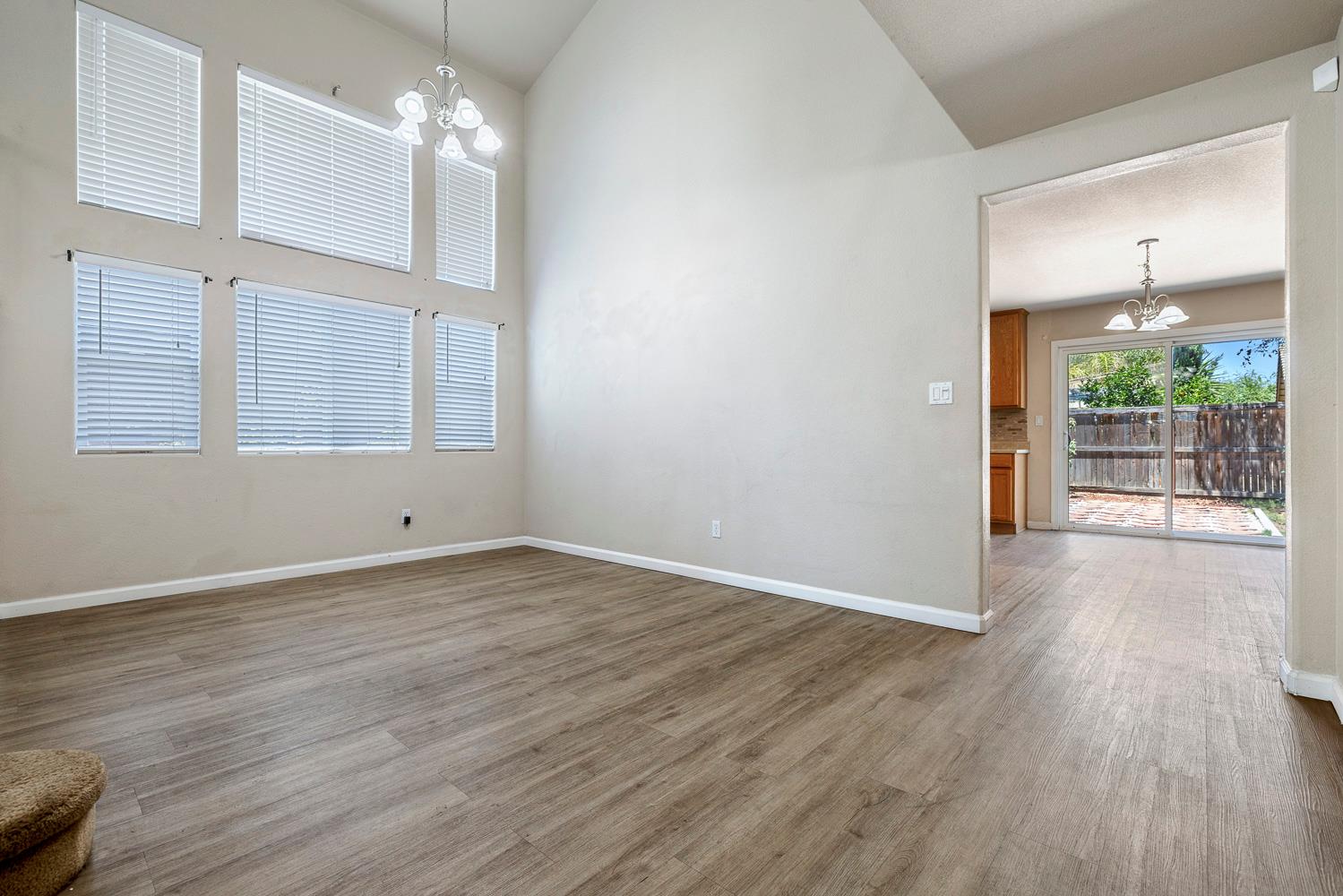 648 11Th St, Sanger, CA 93657