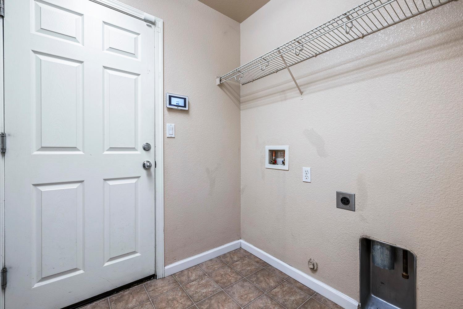 648 11Th St, Sanger, CA 93657