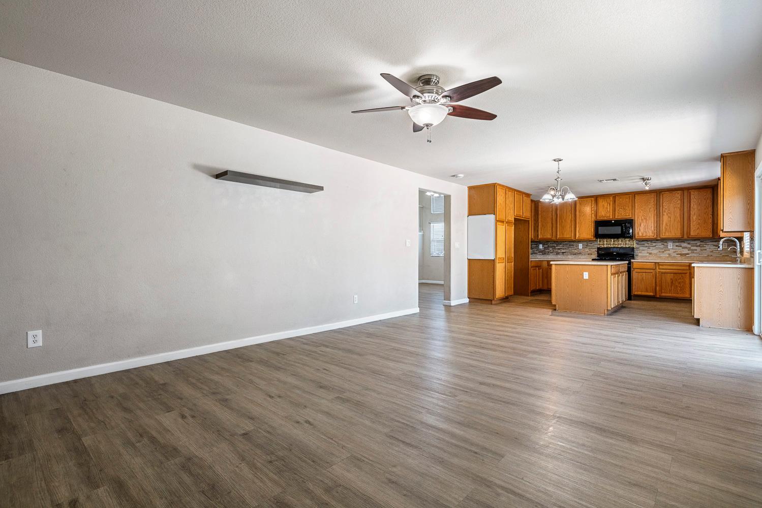648 11Th St, Sanger, CA 93657