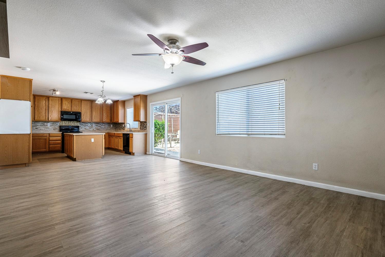 648 11Th St, Sanger, CA 93657