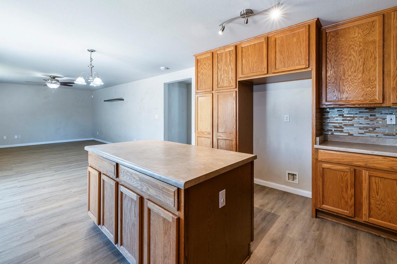 648 11Th St, Sanger, CA 93657