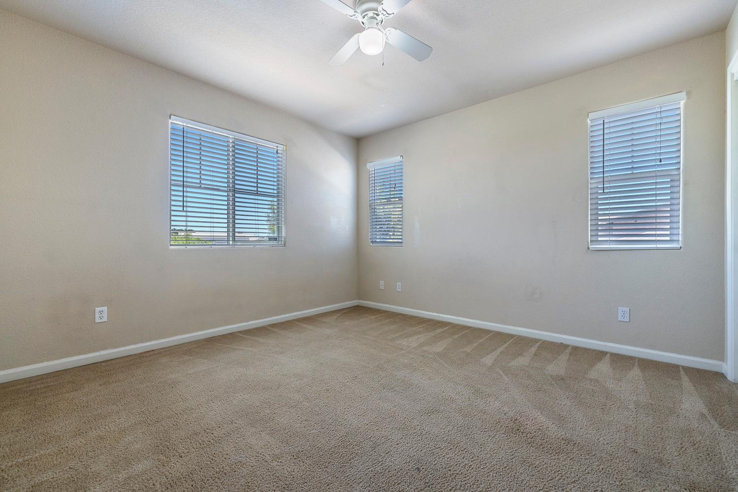 648 11Th St, Sanger, CA 93657