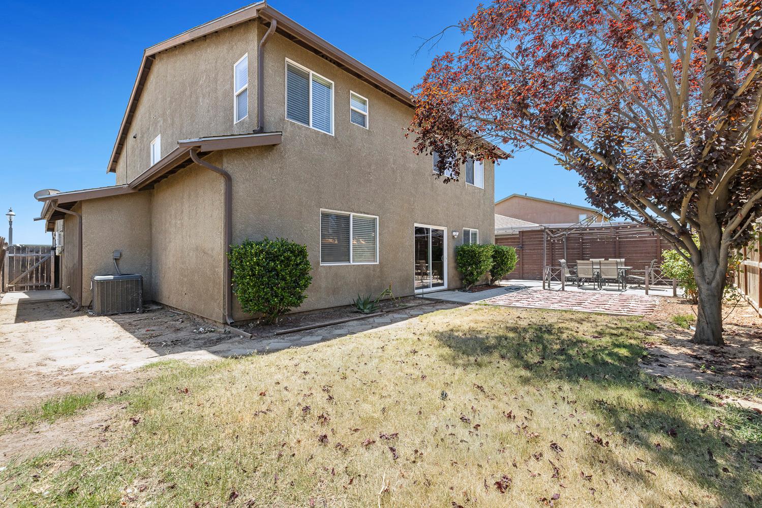 648 11Th St, Sanger, CA 93657