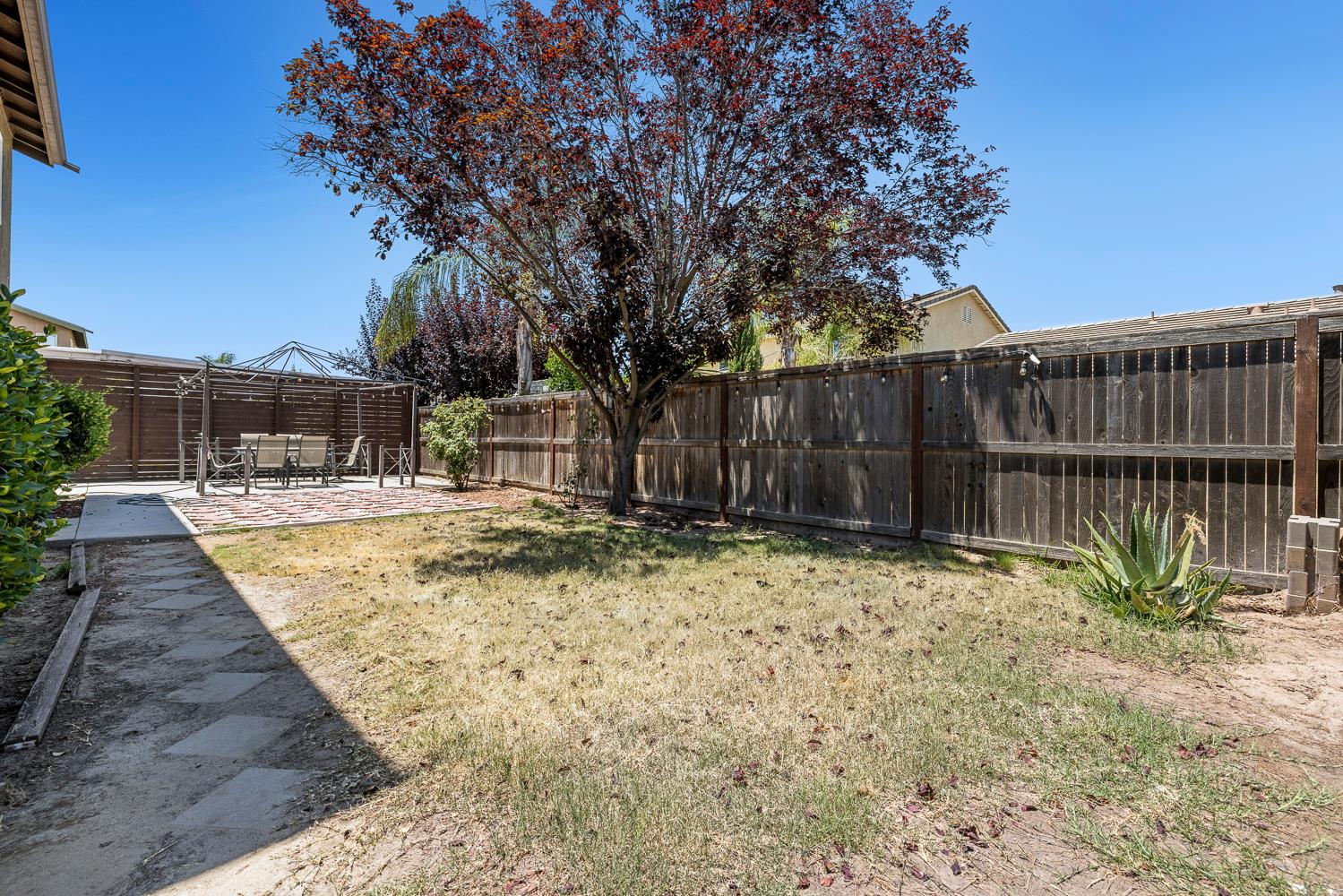 648 11Th St, Sanger, CA 93657