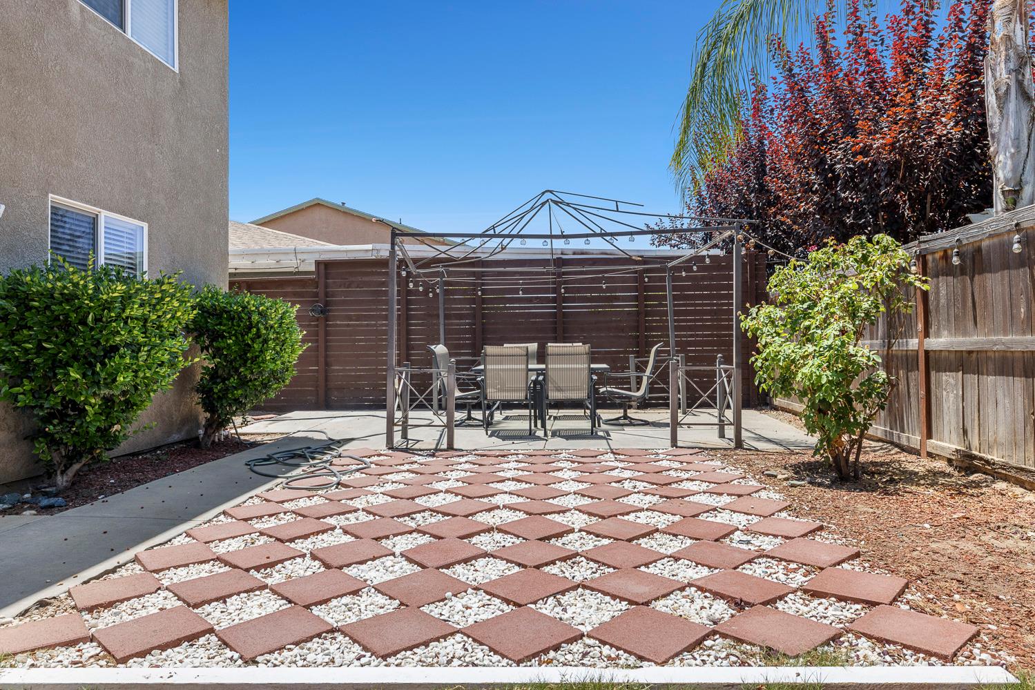 648 11Th St, Sanger, CA 93657