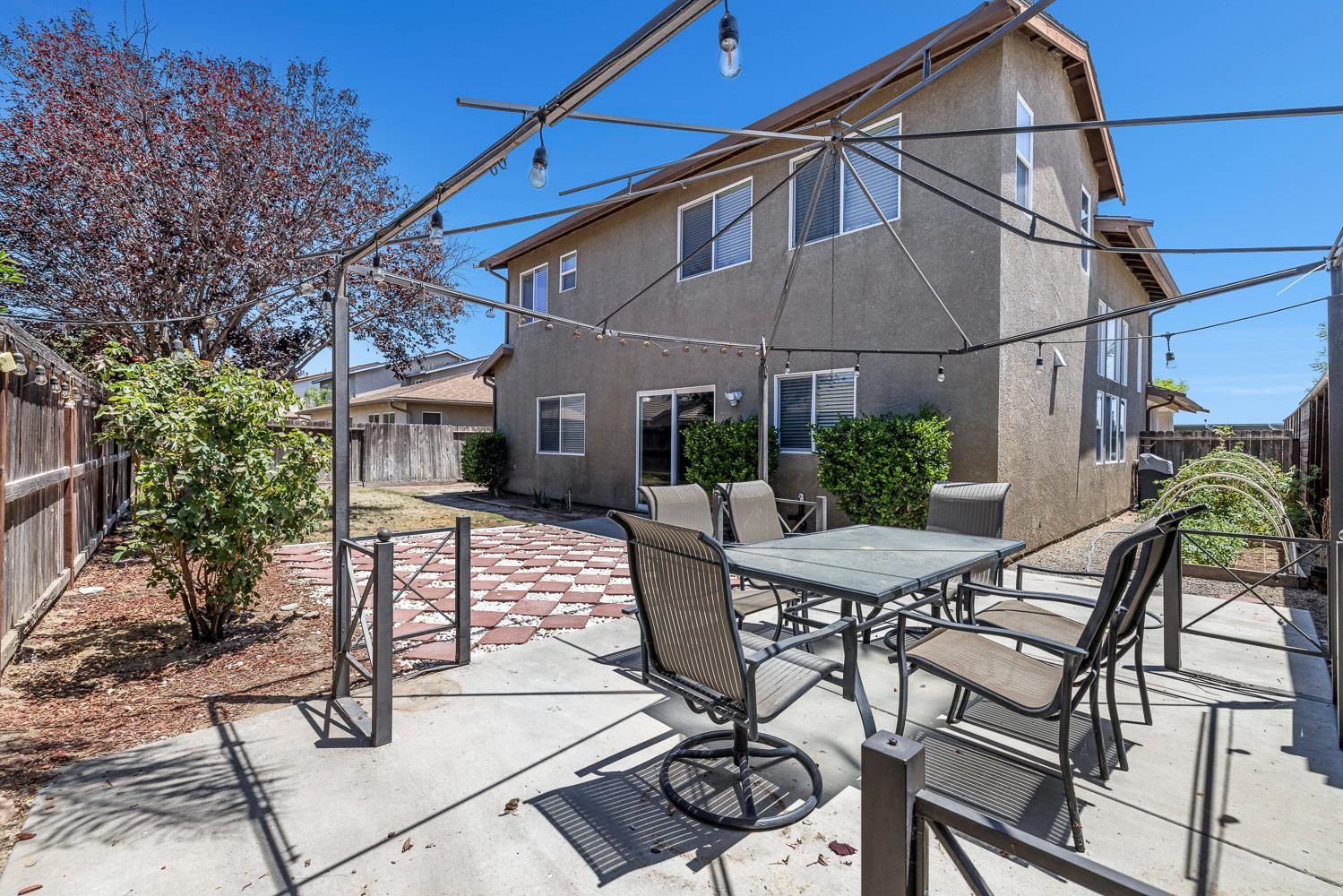 648 11Th St, Sanger, CA 93657