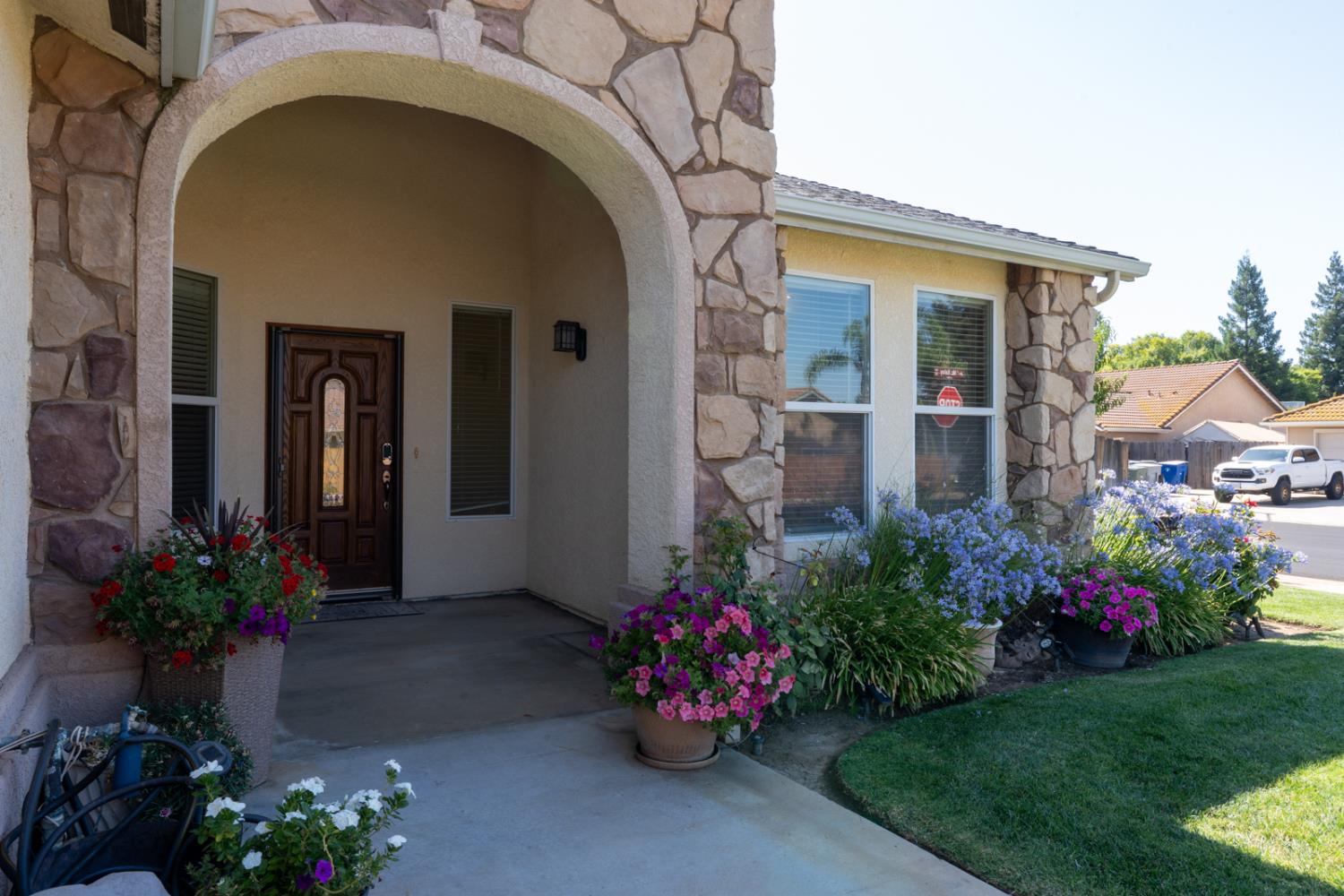 155 N Mckelvy, Clovis, CA 93611