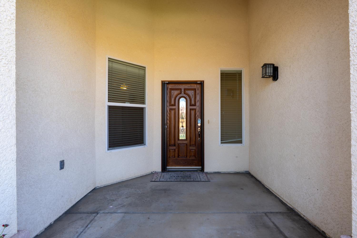 155 N Mckelvy, Clovis, CA 93611
