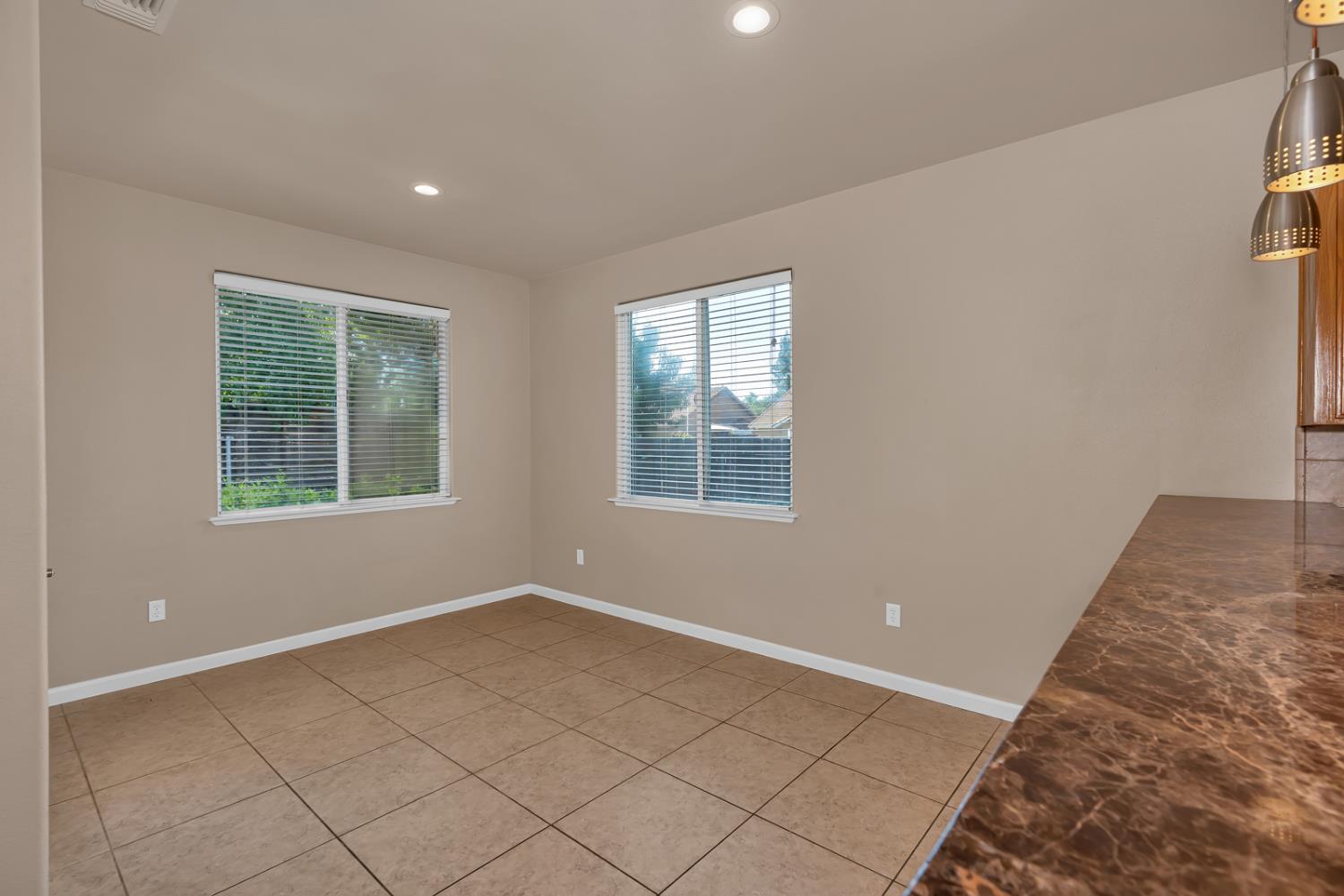 155 N Mckelvy, Clovis, CA 93611