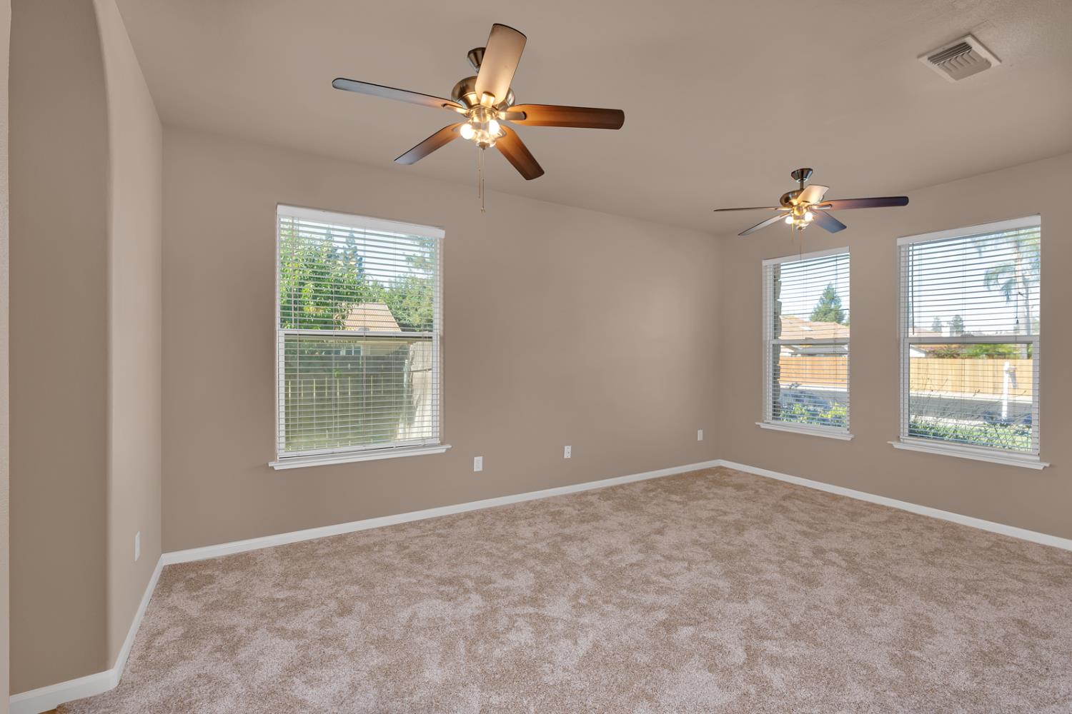 155 N Mckelvy, Clovis, CA 93611