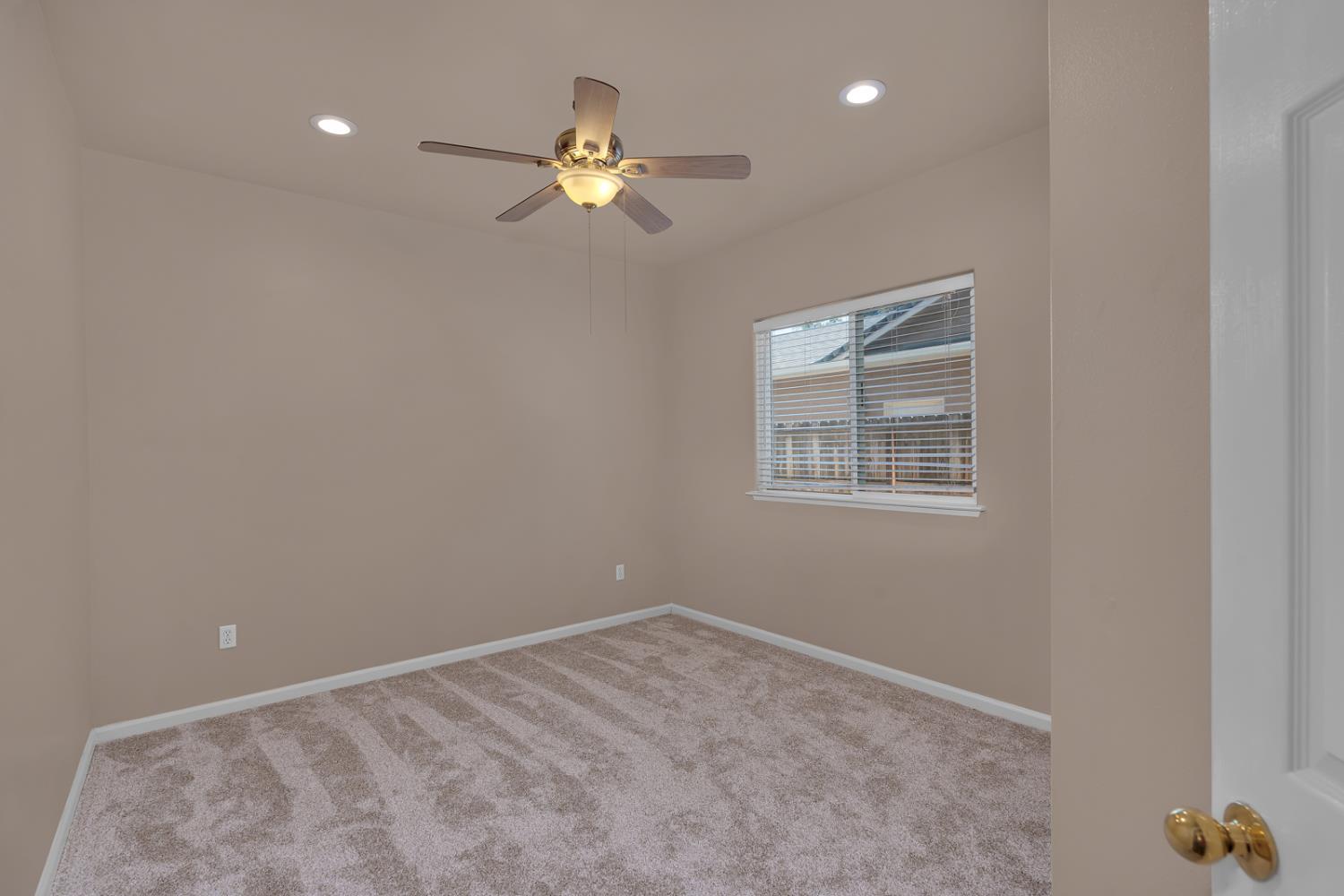 155 N Mckelvy, Clovis, CA 93611