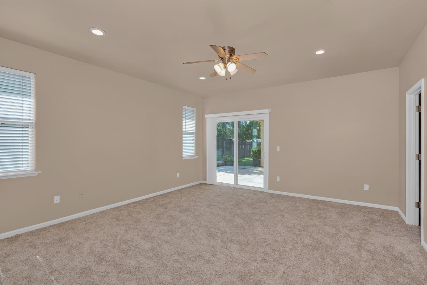 155 N Mckelvy, Clovis, CA 93611