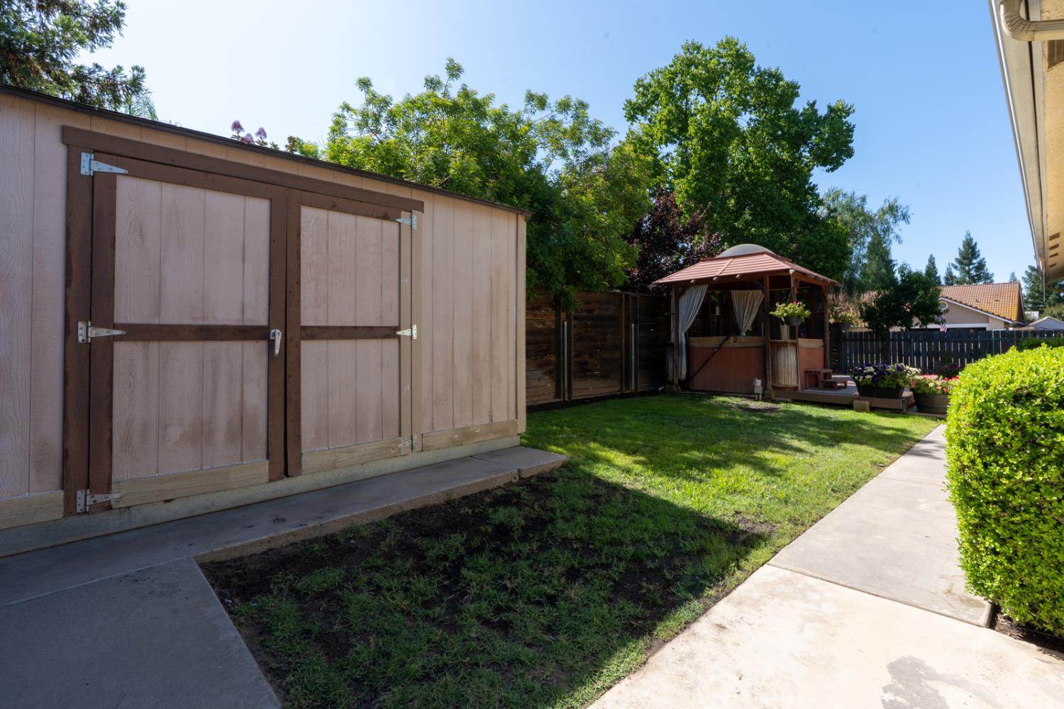 155 N Mckelvy, Clovis, CA 93611