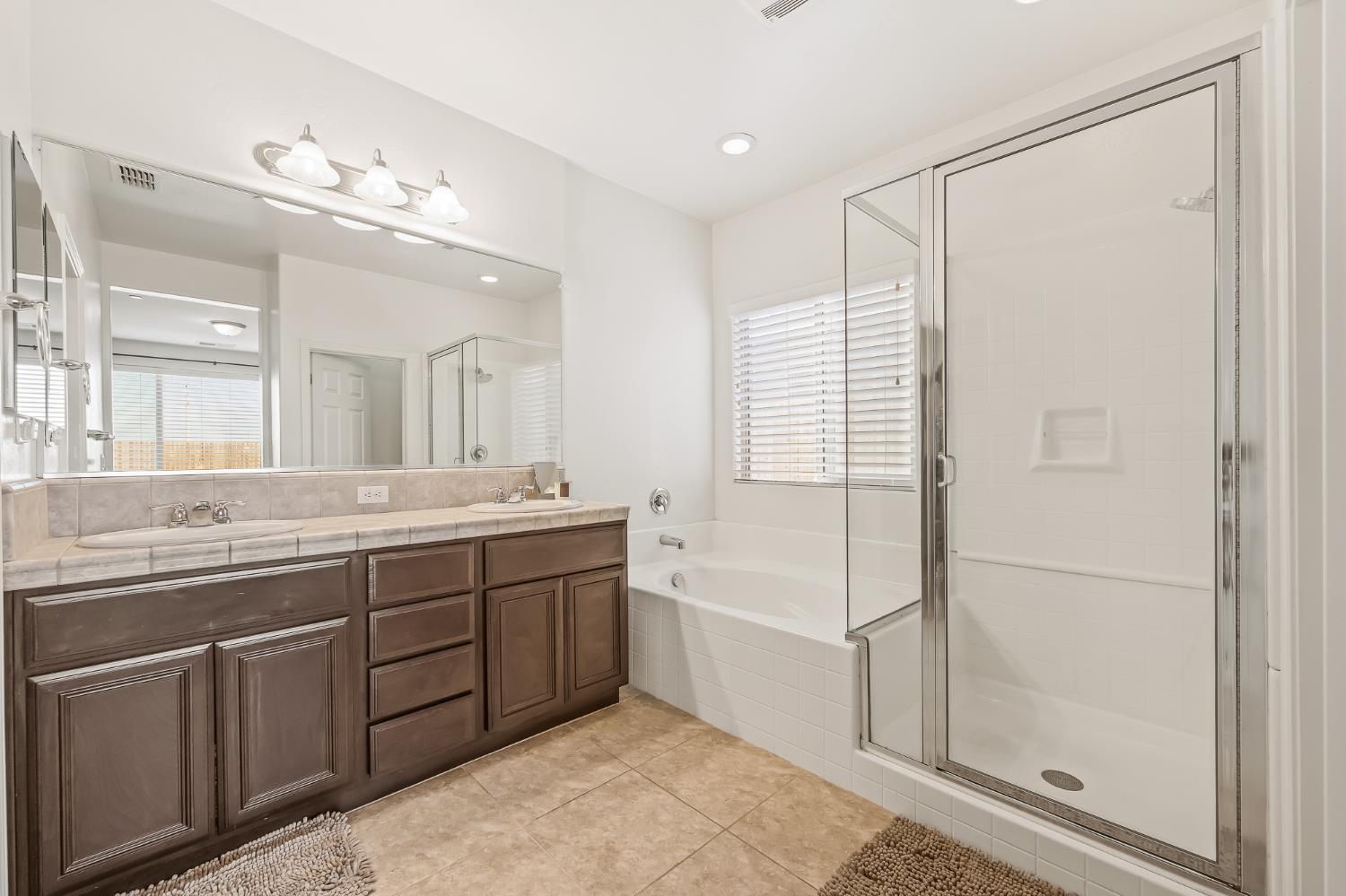 2524 S Grand St, Visalia, CA 93292