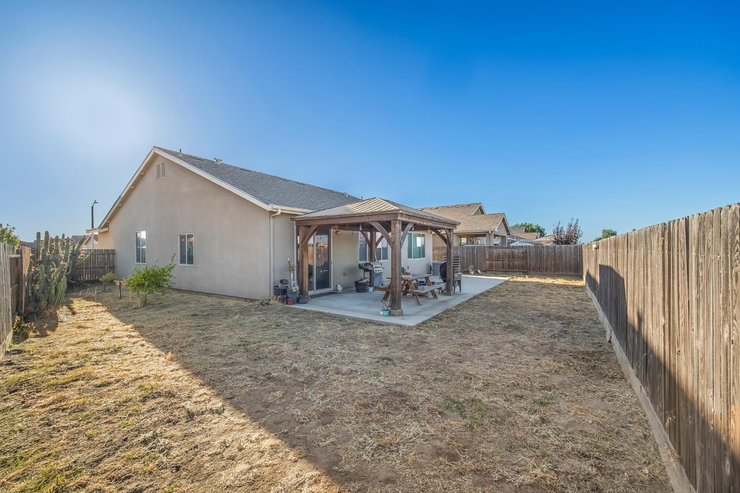 2524 S Grand St, Visalia, CA 93292