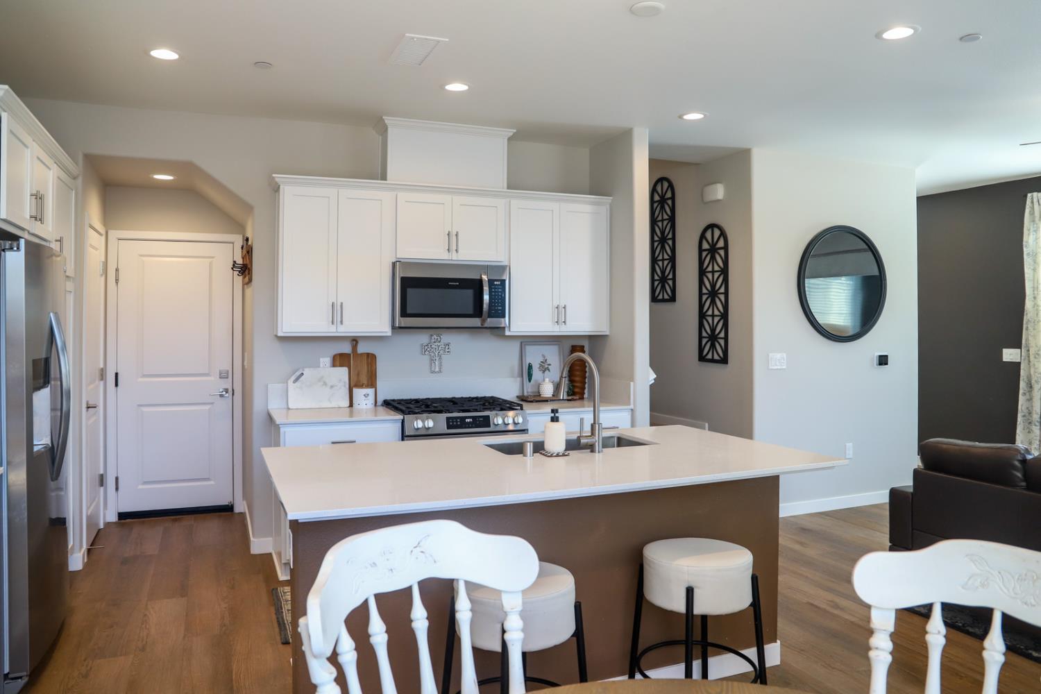 612 Josephine Ave, Madera, CA 93636