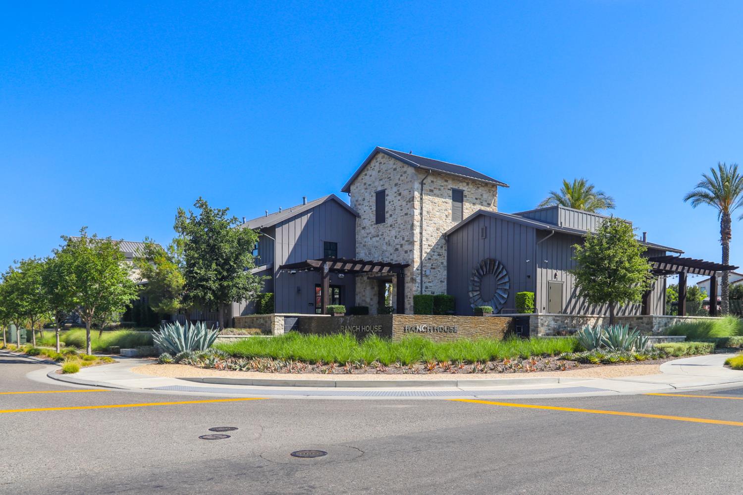 612 Josephine Ave, Madera, CA 93636
