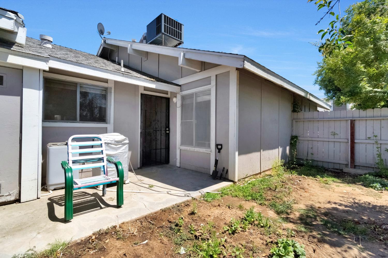 1027 W Dakota Ave #108, Fresno, CA 93705