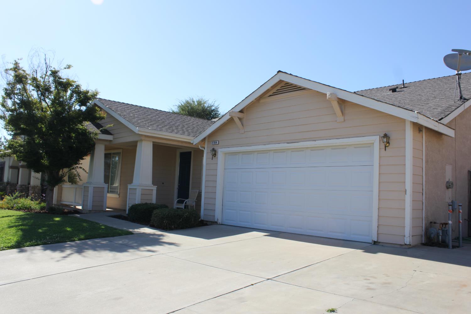 2764 Holt Ave, Sanger, CA 93657