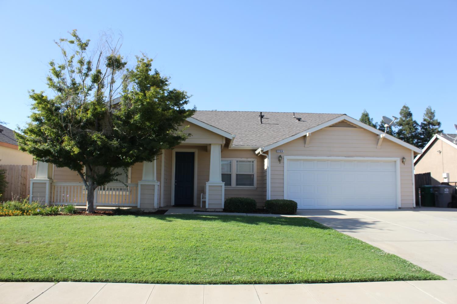 2764 Holt Ave, Sanger, CA 93657