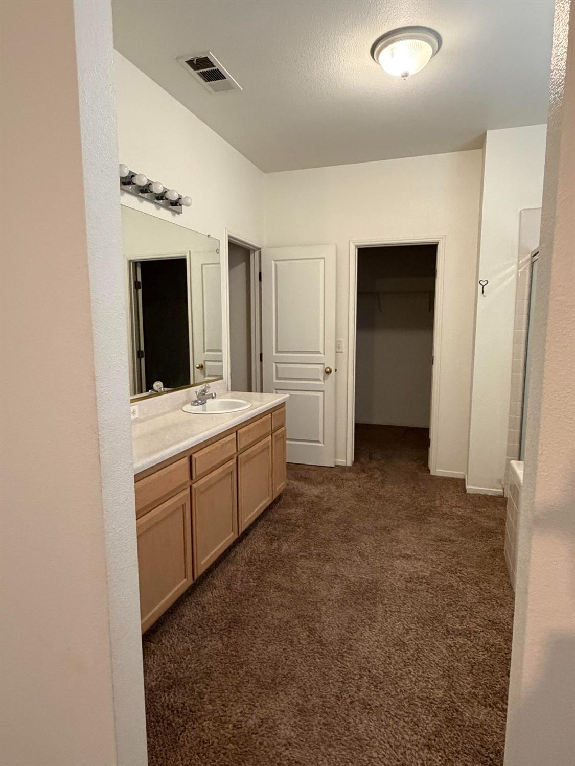 2764 Holt Ave, Sanger, CA 93657