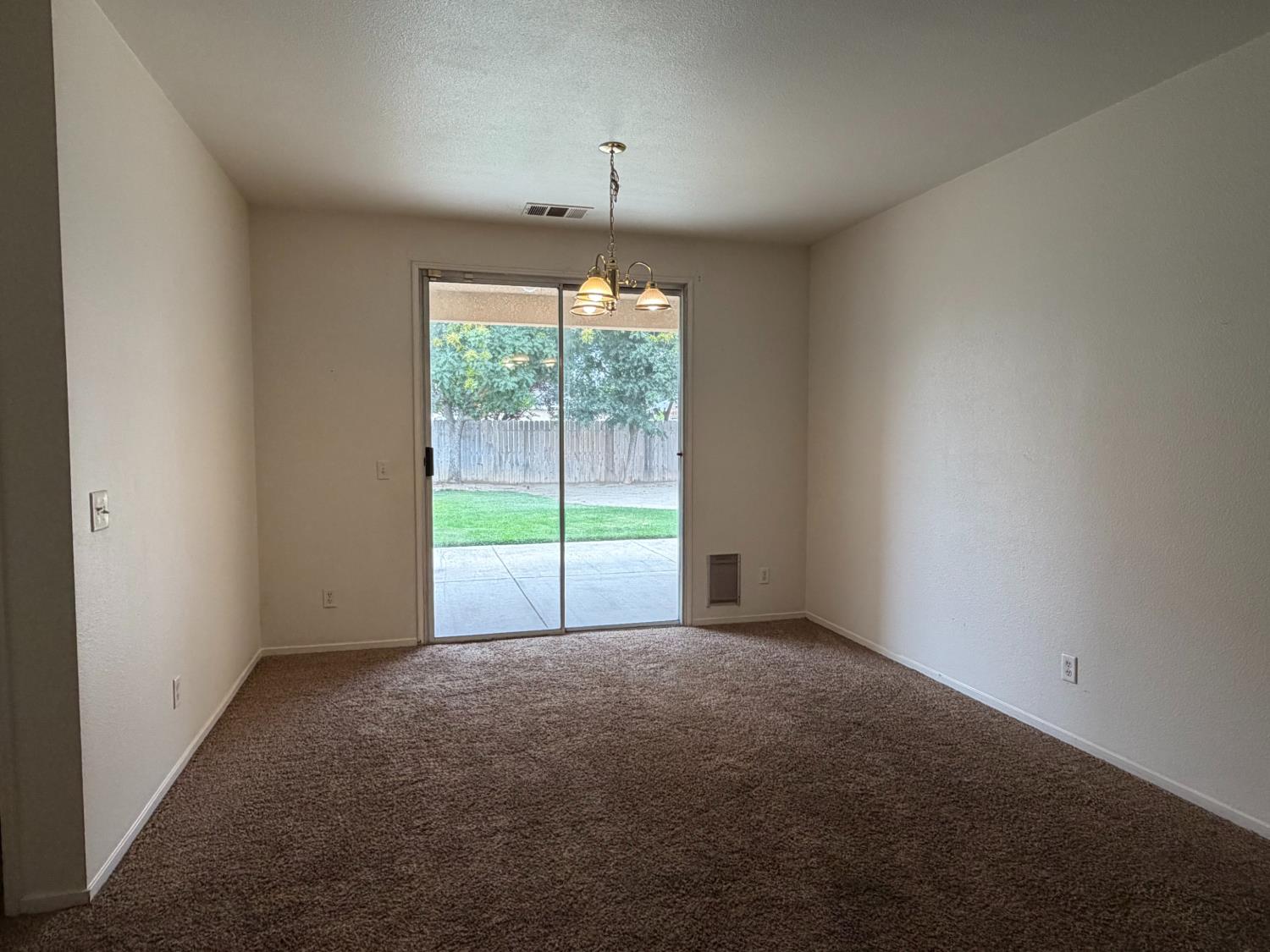 2764 Holt Ave, Sanger, CA 93657