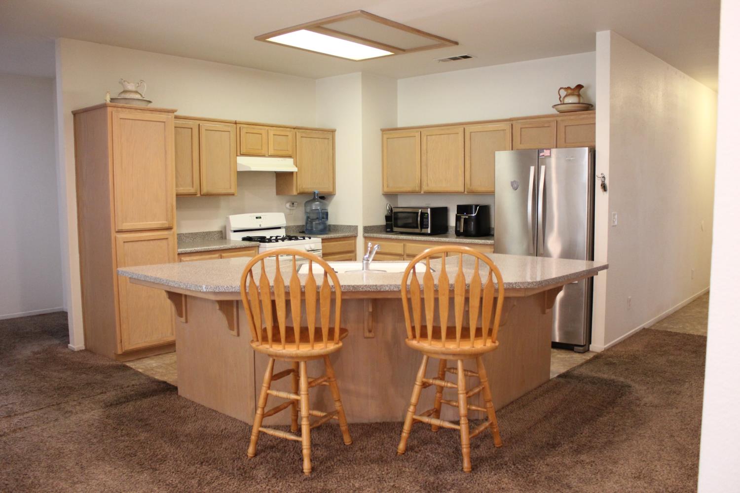 2764 Holt Ave, Sanger, CA 93657