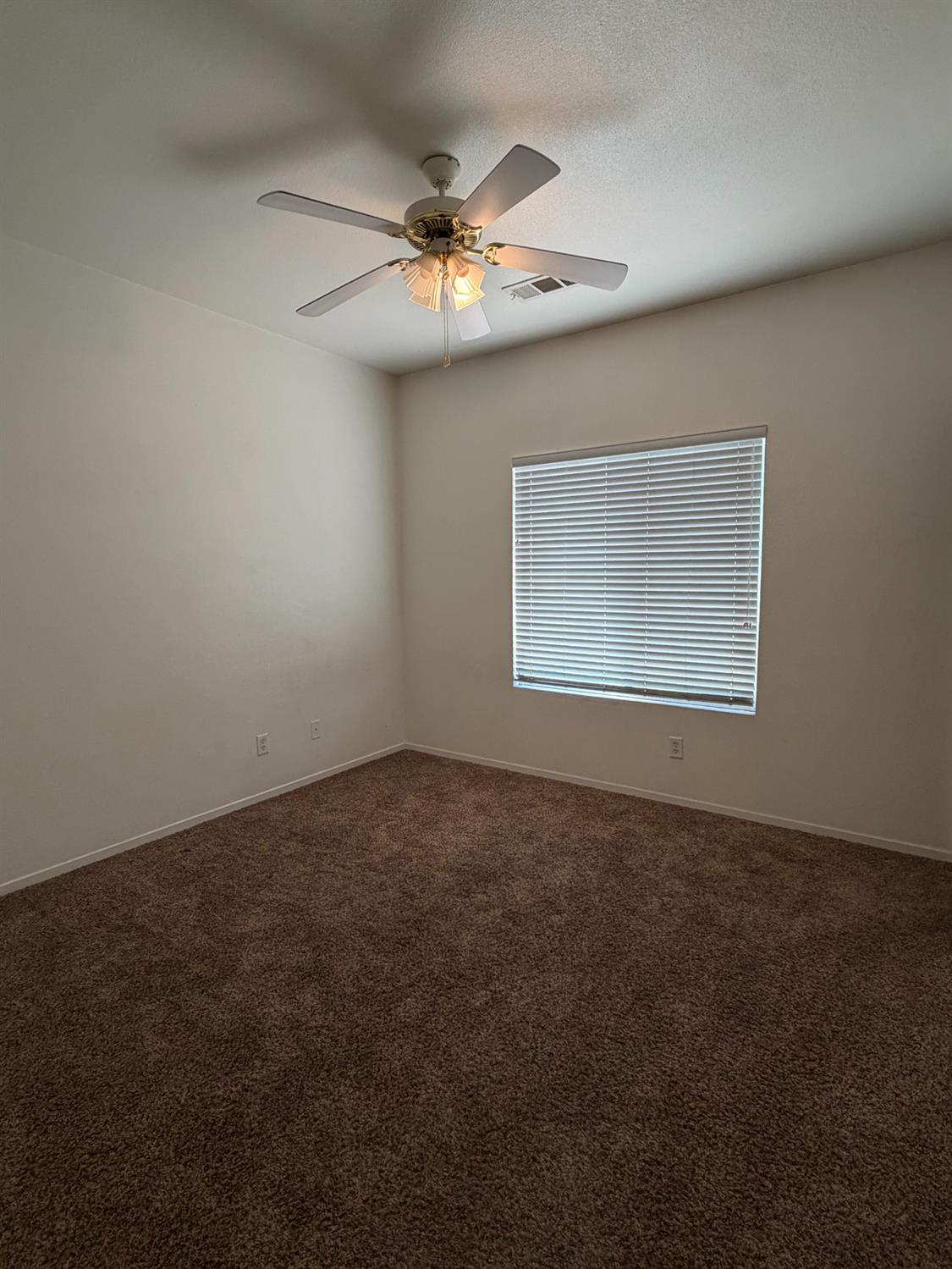 2764 Holt Ave, Sanger, CA 93657
