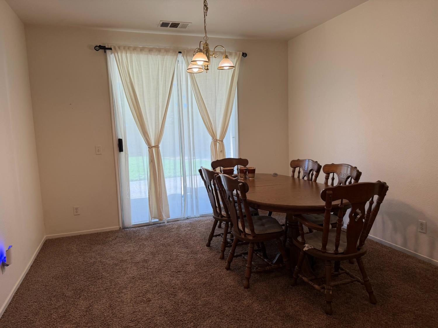 2764 Holt Ave, Sanger, CA 93657