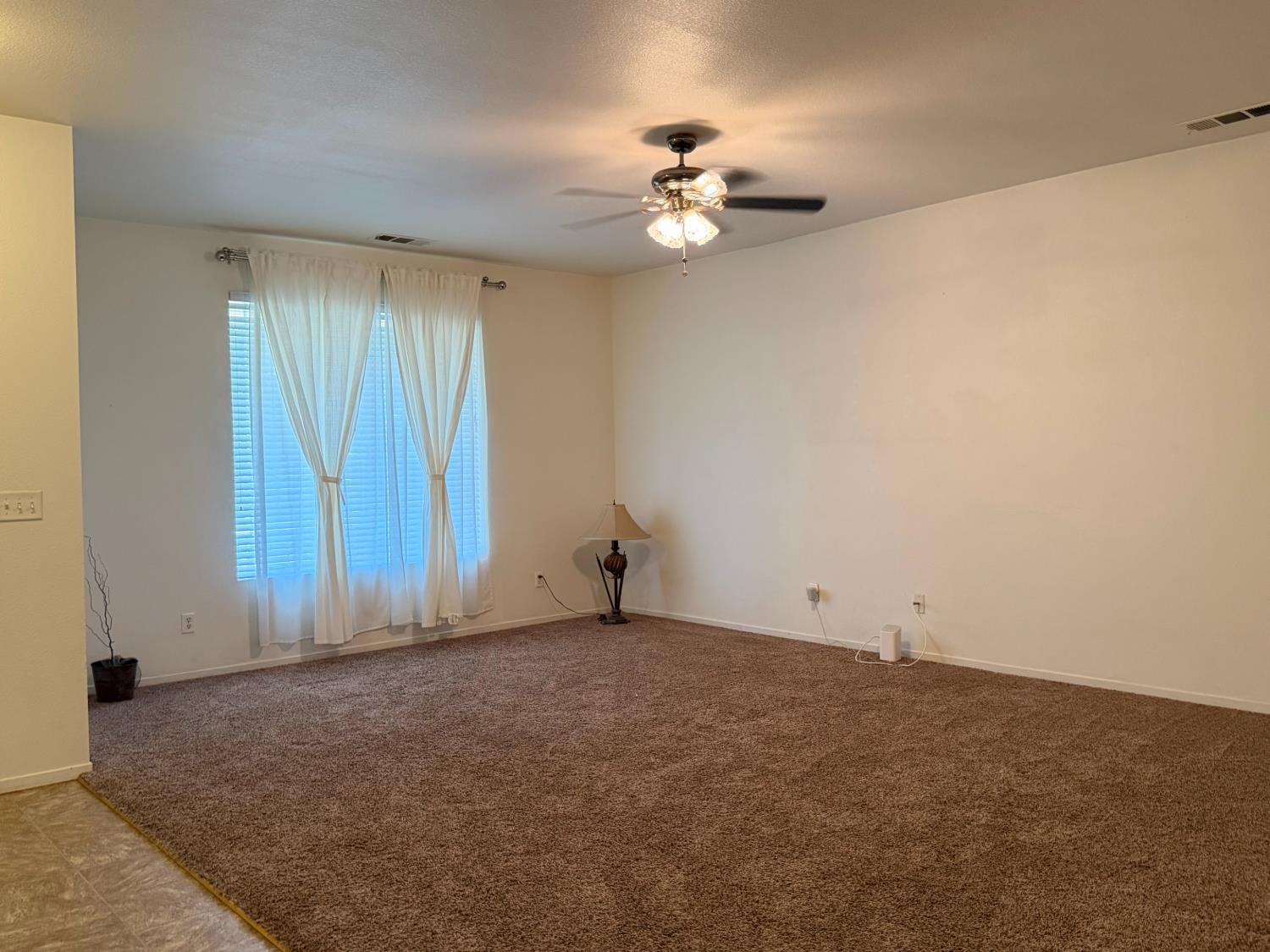 2764 Holt Ave, Sanger, CA 93657