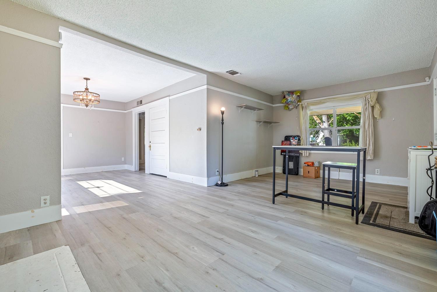 356 E Vassar Ave, Fresno, CA 93704