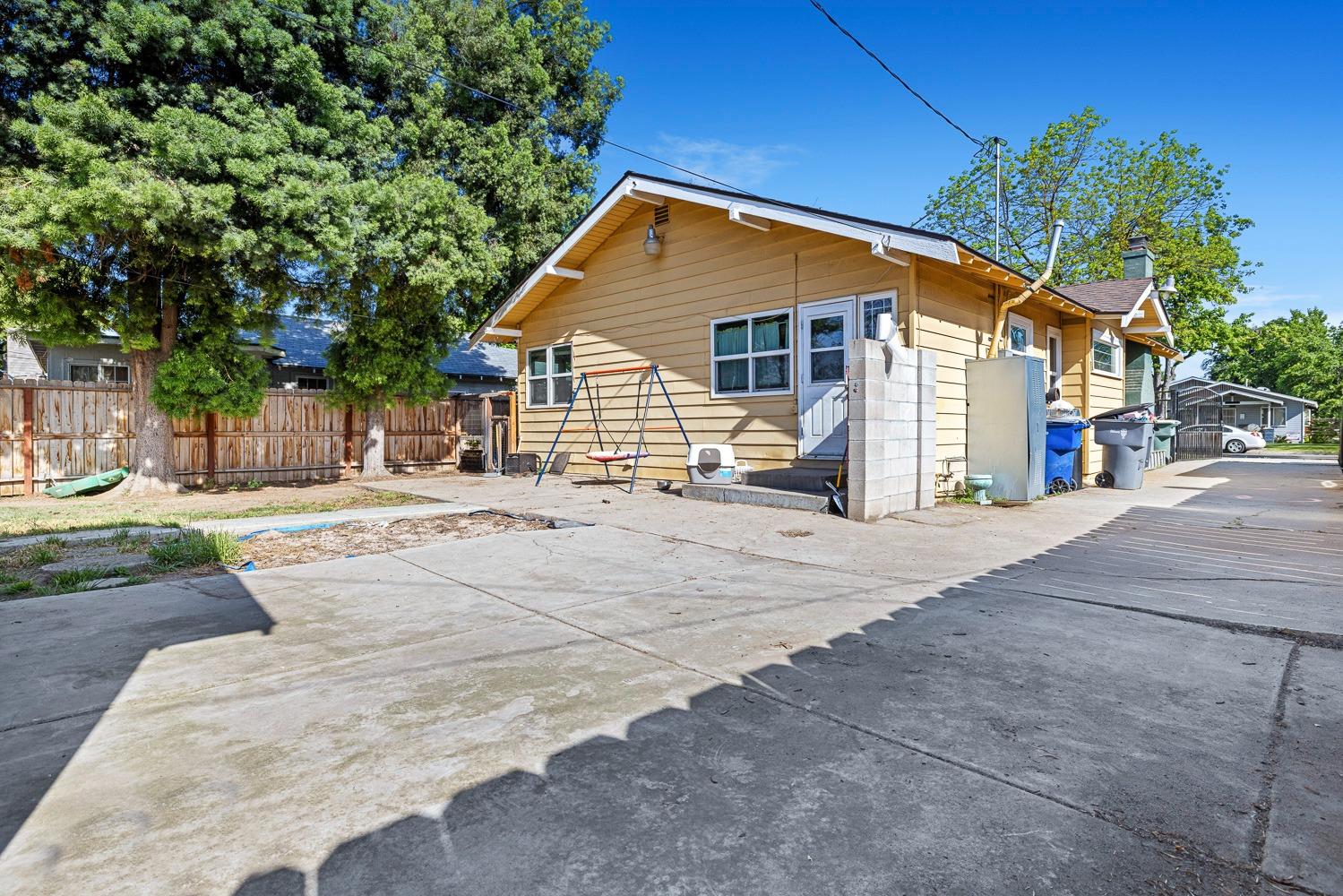 356 E Vassar Ave, Fresno, CA 93704