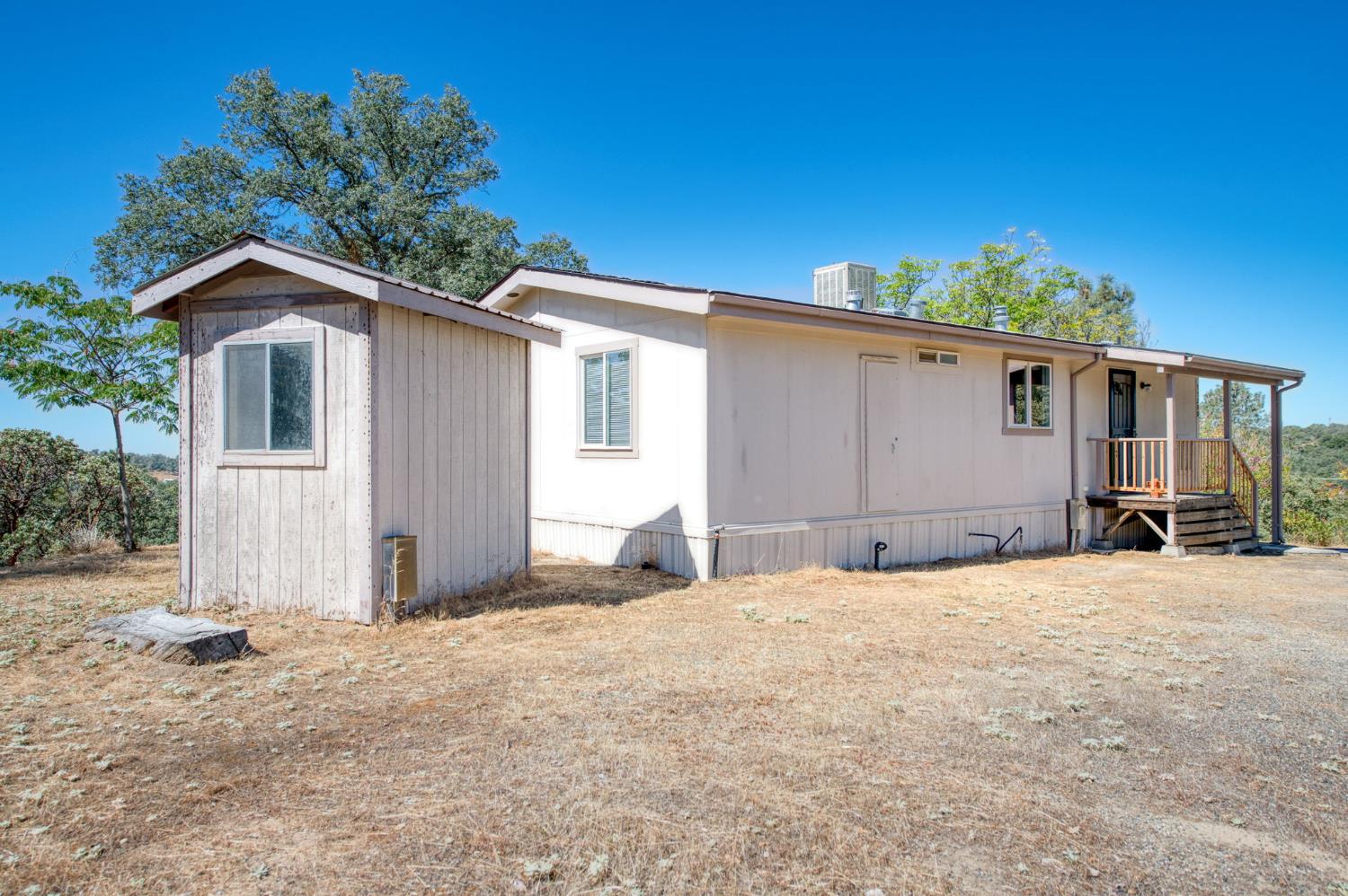 33298 Wahoo Ln, Auberry, CA 93602