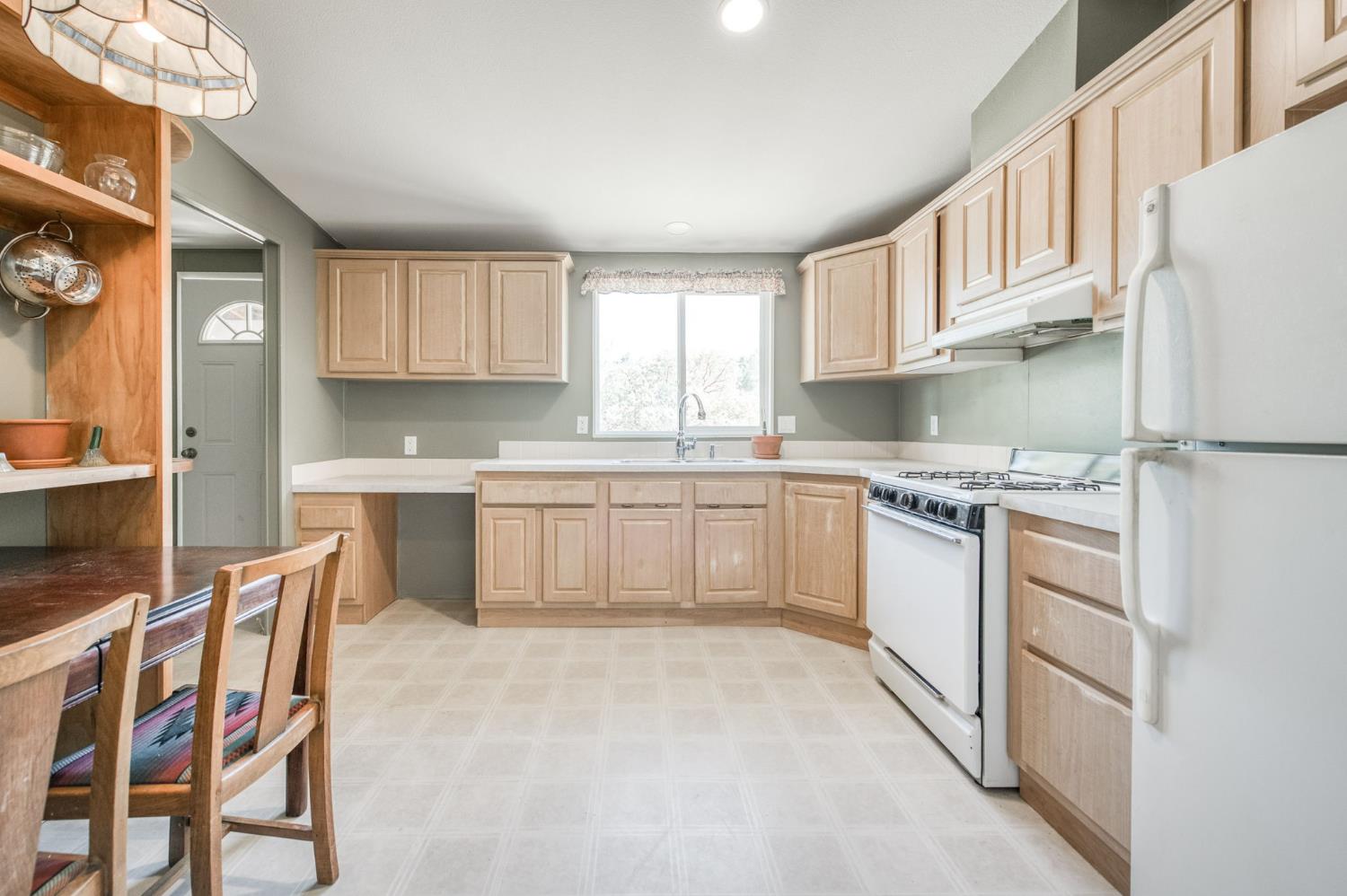 33298 Wahoo Ln, Auberry, CA 93602