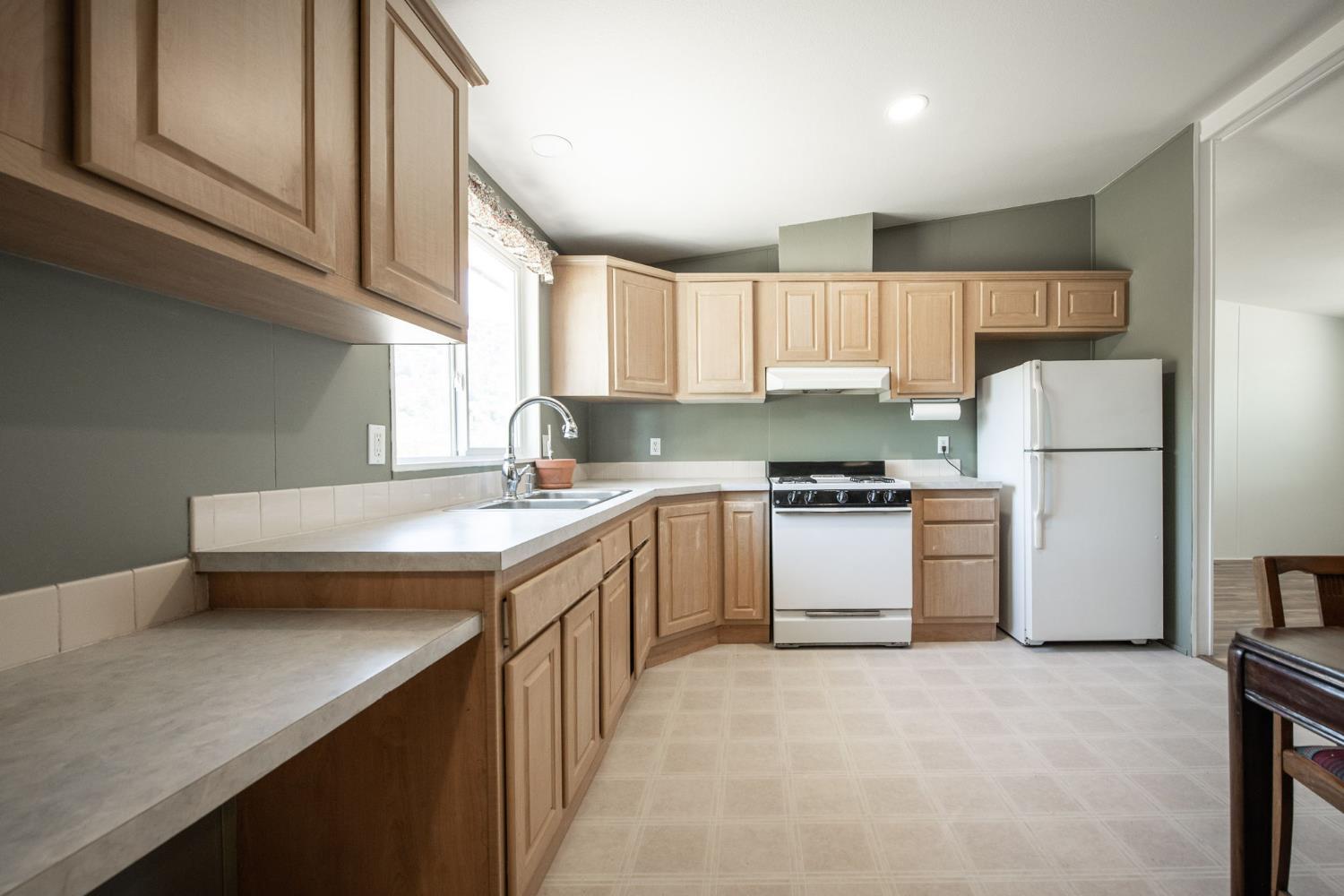 33298 Wahoo Ln, Auberry, CA 93602