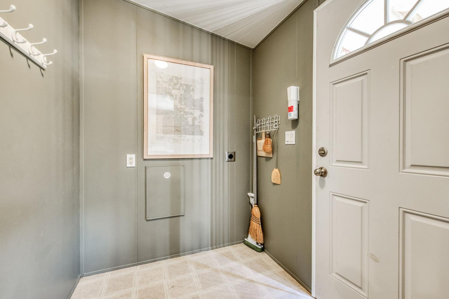 33298 Wahoo Ln, Auberry, CA 93602