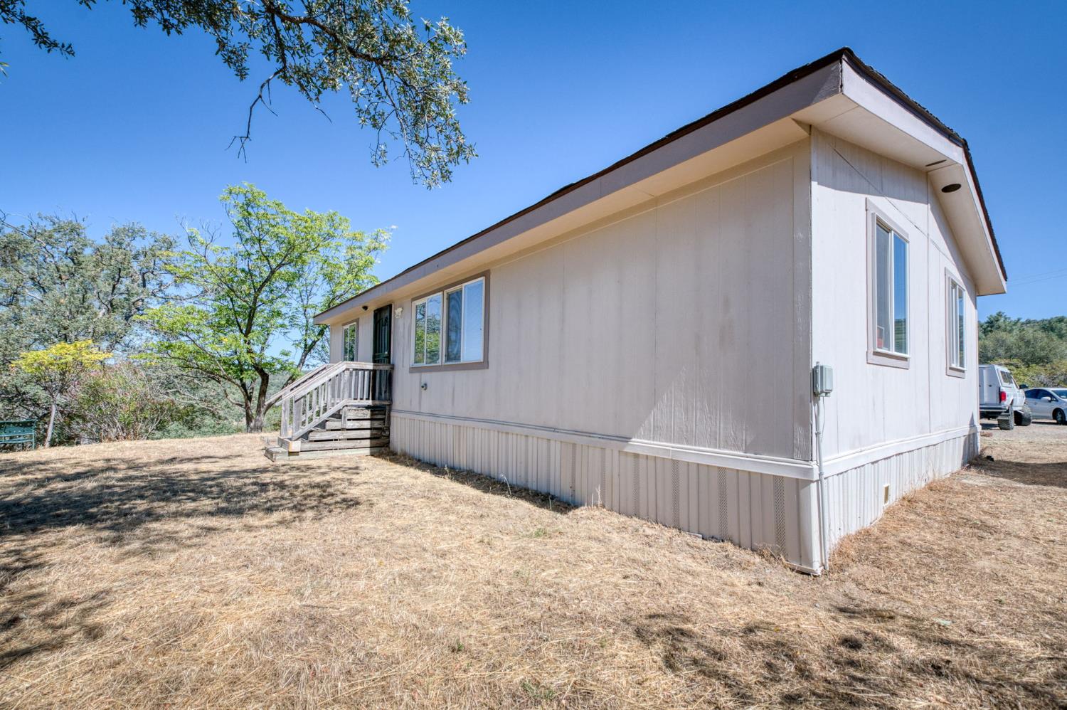33298 Wahoo Ln, Auberry, CA 93602