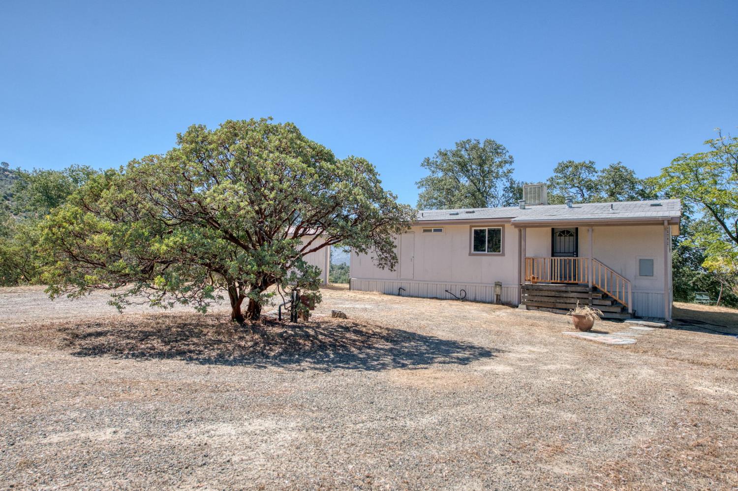 33298 Wahoo Ln, Auberry, CA 93602