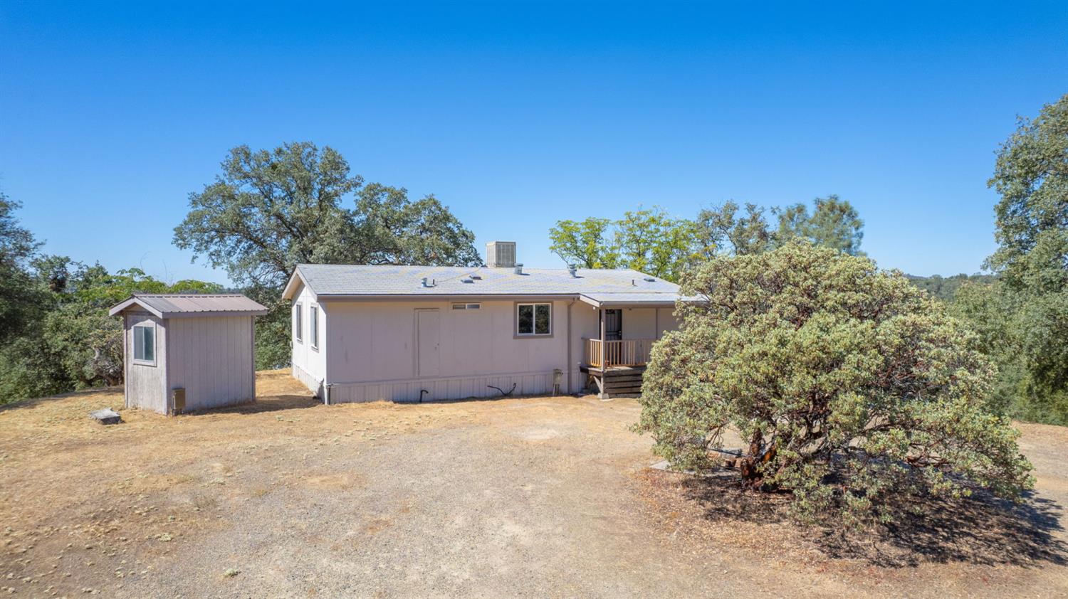 33298 Wahoo Ln, Auberry, CA 93602