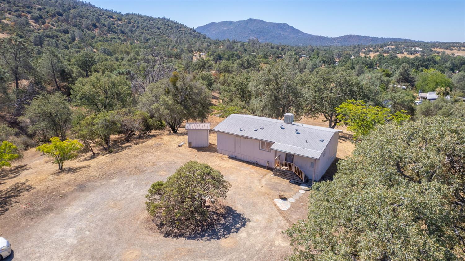 33298 Wahoo Ln, Auberry, CA 93602