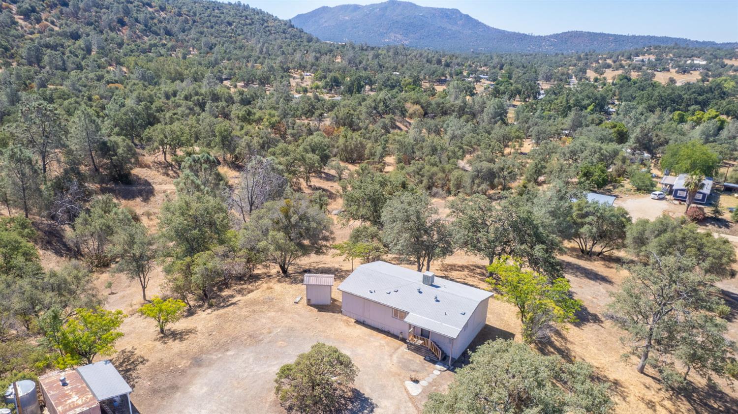 33298 Wahoo Ln, Auberry, CA 93602