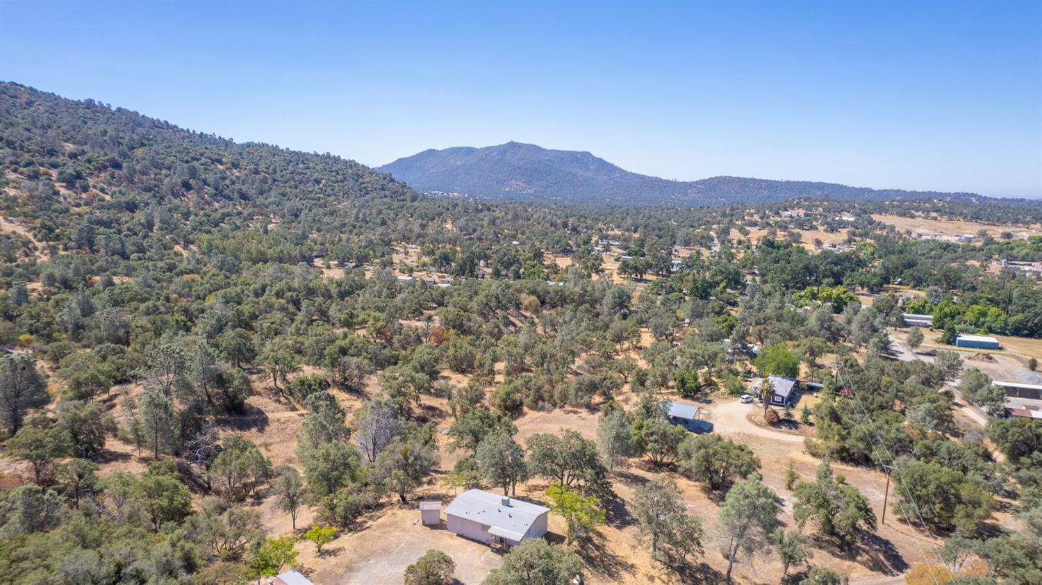 33298 Wahoo Ln, Auberry, CA 93602