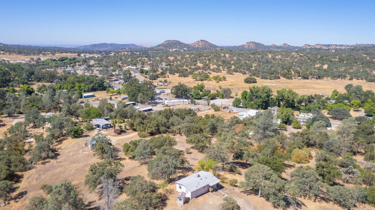 33298 Wahoo Ln, Auberry, CA 93602