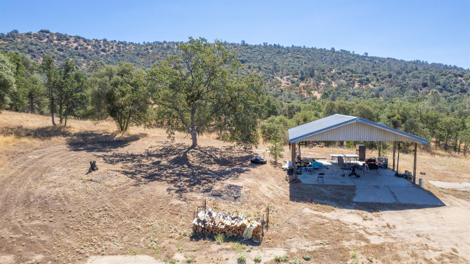 33298 Wahoo Ln, Auberry, CA 93602