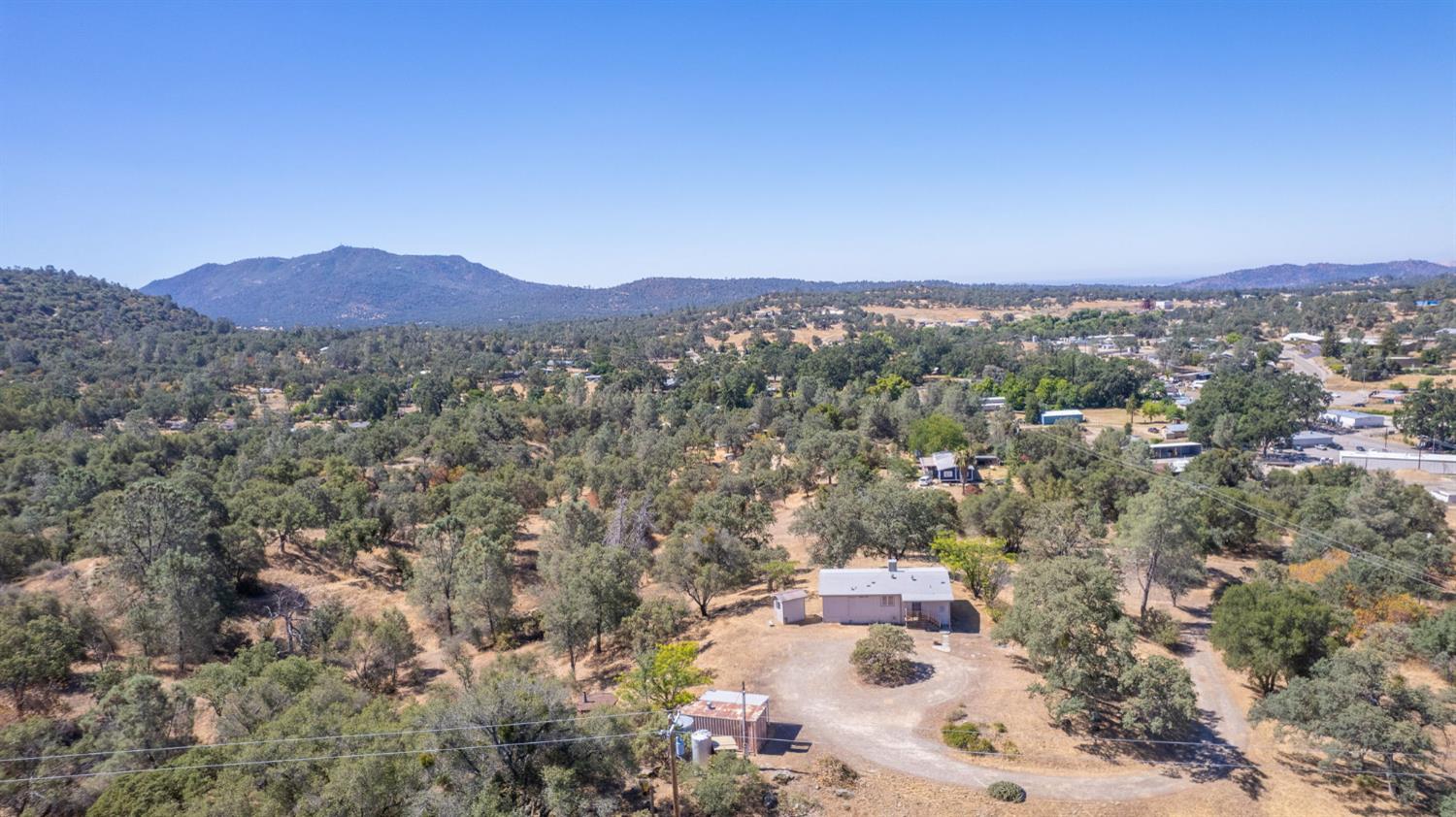 33298 Wahoo Ln, Auberry, CA 93602