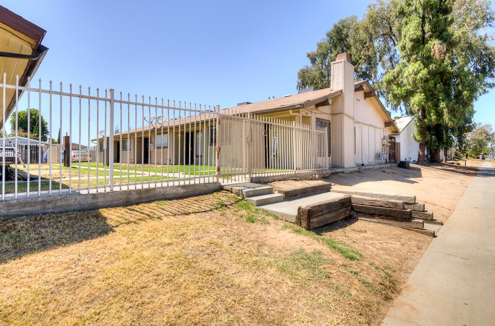 3449 N Marks Ave, Fresno, CA 93722
