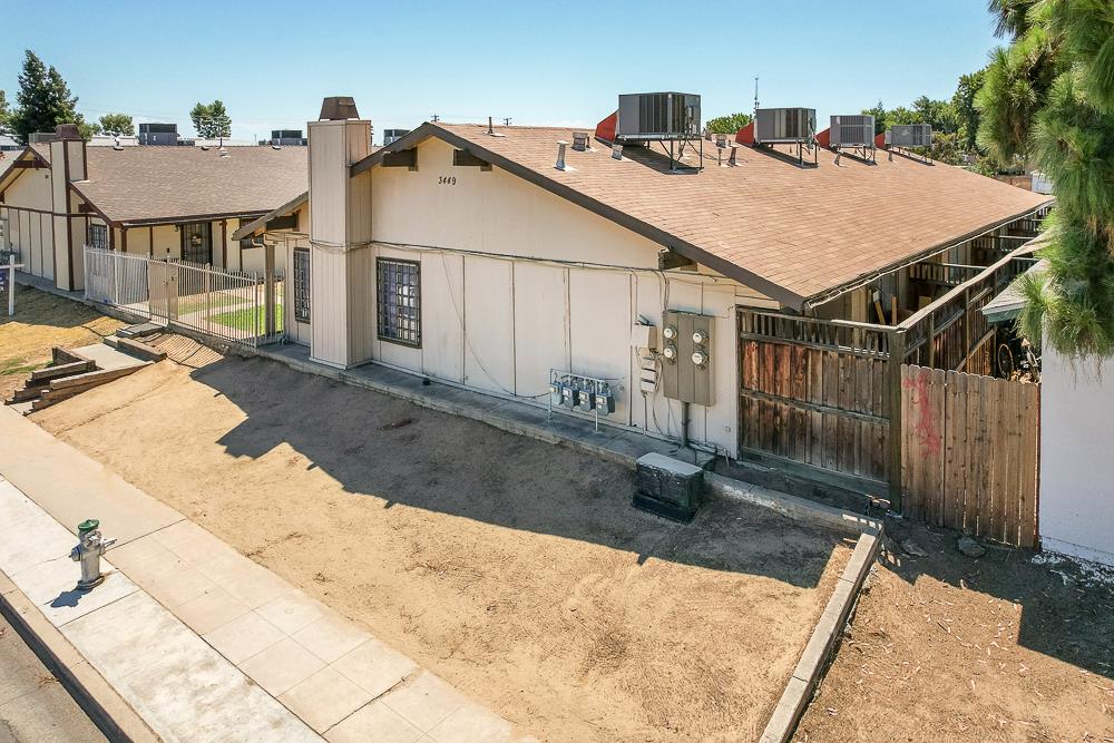 3449 N Marks Ave, Fresno, CA 93722