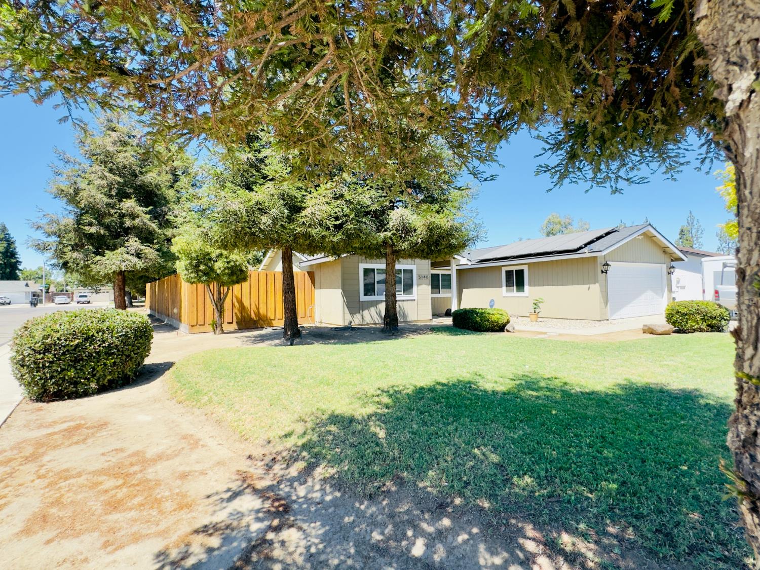 5146 W Dartmouth, Visalia, CA 93277