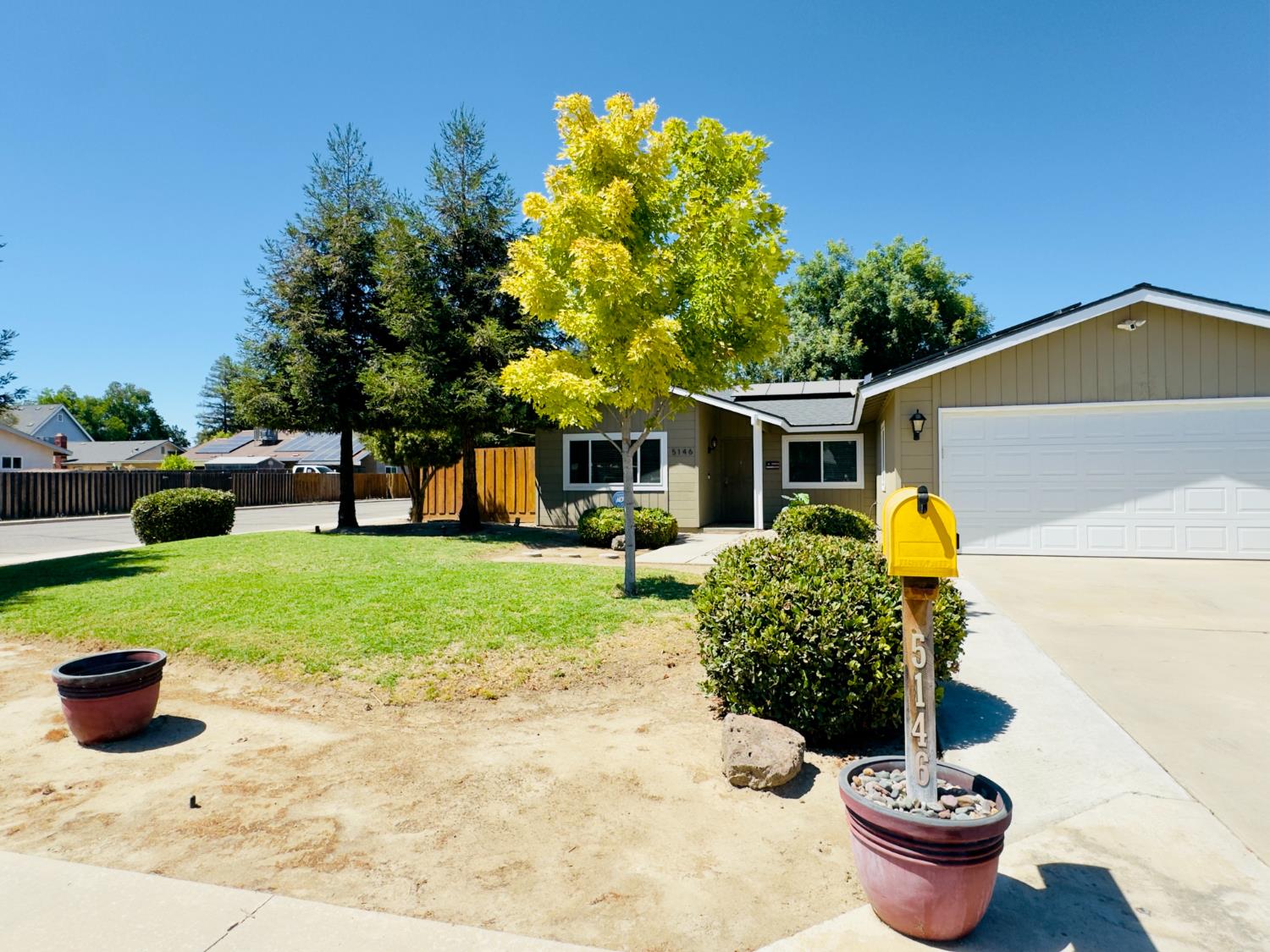 5146 W Dartmouth, Visalia, CA 93277